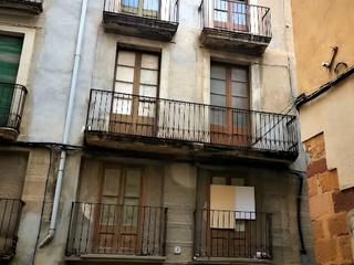 House in Carrer de l'església 4. Transforma tu visión en realidad: casa de pueblo para reformar e