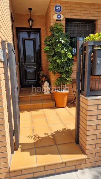 Foto bcc1a7ff-61fe-48e9-8d45-11f541e0f0f6. Casa adosada adosado esquinero la canonja marina 87 en Canonja (la)