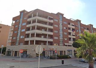 Etagenwohnung in Avinguda de l'alcalde pere molas 8. Piso ideal familia con piscina comunitaria