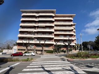 Erdgeschoss  Avinguda catalunya 51. Vivienda en planta baja, con terraza de 151 m2, en el centro de