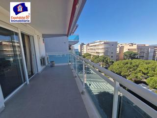 Apartament a Carrer penedes del 6. Gran terraza con vista mar y muy despejadas
