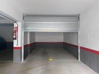 Parking coche en Carrer berenguer de palou 19. Garaje cerrado en venta calle berenguer de palou cerca mercado m