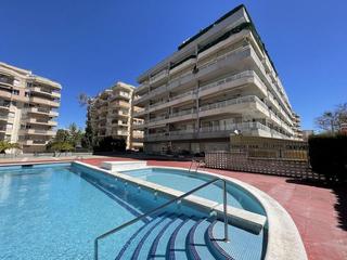 Apartament  Carrer navarra 3. Apartamento en salou de  una habitacion con piscina en  plaza eu