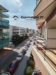 Apartament  Carrer girona. Apartamento esquinero de una habitacion en calle girona a 50m de