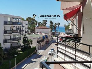 Apartament  Carrer girona. Apartamento esquinero de una habitacion en calle girona a 50m de