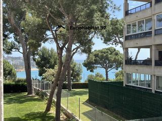Apartment  Carrer vendrell del 4. Apartamento junto a playa larga con dos habitaciones y pisicina