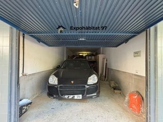 Parking coche en Carrer nord del 26. Garaje cerrado 35m2 en salou  oportunidad única