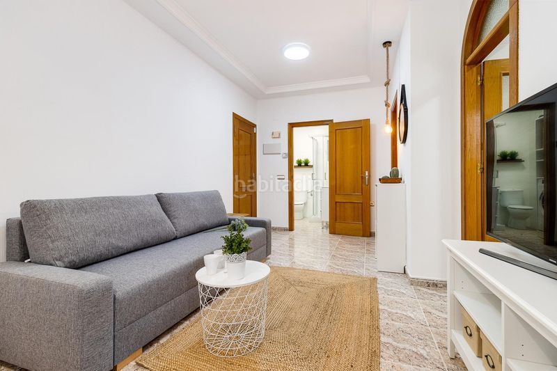 Foto 0b4a9f81-41c0-4f4f-a4a8-d7511a075f36. Alquiler apartamento alquiler apartamento 1 dormitorio como nuevo en Torrevieja