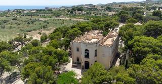 Chalet à Poble Nou-Montiboli. Palacete en villajoyosa cerca de la playa