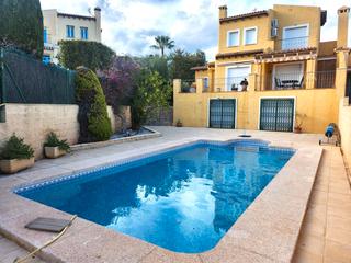 Chalet en Coloma. Chalet independiente soleado con orientacin sur y amplio aparta
