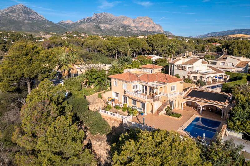 Foto 1e82abbe-b537-4ad4-bf57-d6b63cfcd581. Chalet con riscaldamento parcheggio piscina in San Rafael - Nucia Park Nucia (la)