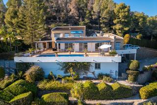 Chalet à Callosa d´en Sarrià. Propiedad  magnífica situada en un hermoso entorno paisajístico