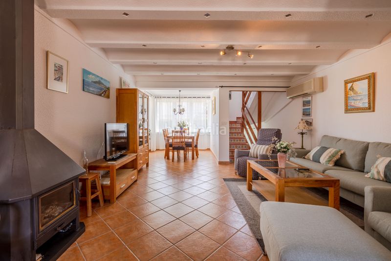 Foto bc7a275d-18a3-43ea-a23c-81ab2ea0c267. Casa adossada amb xemeneia aparcament piscina a L´Albir Alfàs del Pi (l´)