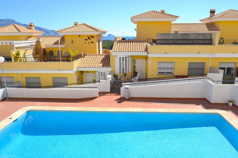 Foto 31570333-cd34-4285-9bbf-812a61d6055f. Casa adosada acogedora casa adosada de dos plantas con preciosas terrazas y bonitas vistas en una atractiva zona residencial. en Alfàs del Pi (l´)