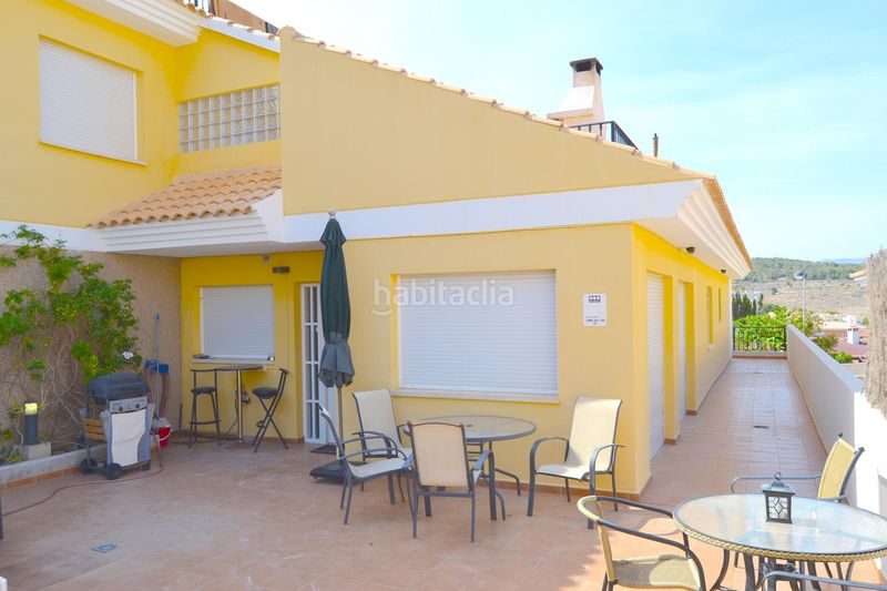 Foto f152b440-cfd5-48d6-96ea-2384734b4020. Casa adosada acogedora casa adosada de dos plantas con preciosas terrazas y bonitas vistas en una atractiva zona residencial. en Alfàs del Pi (l´)