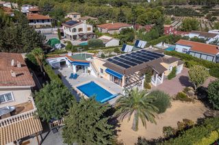 Chalet in Carrer serra de l'aljaiat 6. ¡una propiedad encantadora y de gran eficiencia energética en un