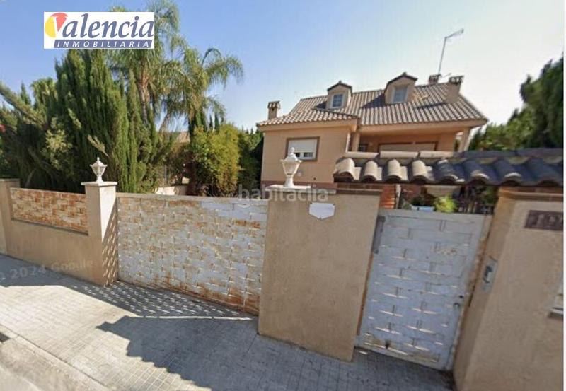 Foto 5e8bb2e6-b0ee-4202-b3e9-e3f6fbde6312. Chalet with pool in El Carme-Sant Agustí-Bonavista Eliana (l´)