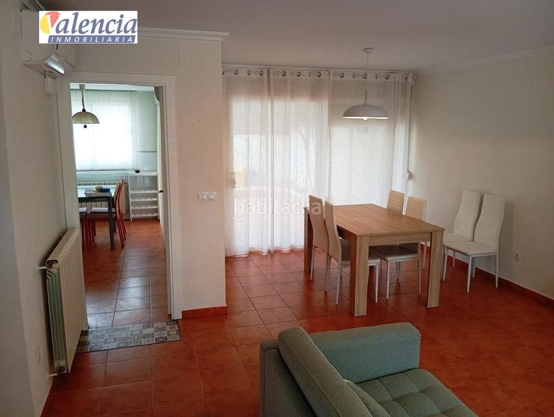 Foto 10514a9d-0a0d-47aa-84b7-b44ddd2335de. Casa adossada amb aparcament piscina a Mas Camarena Bétera