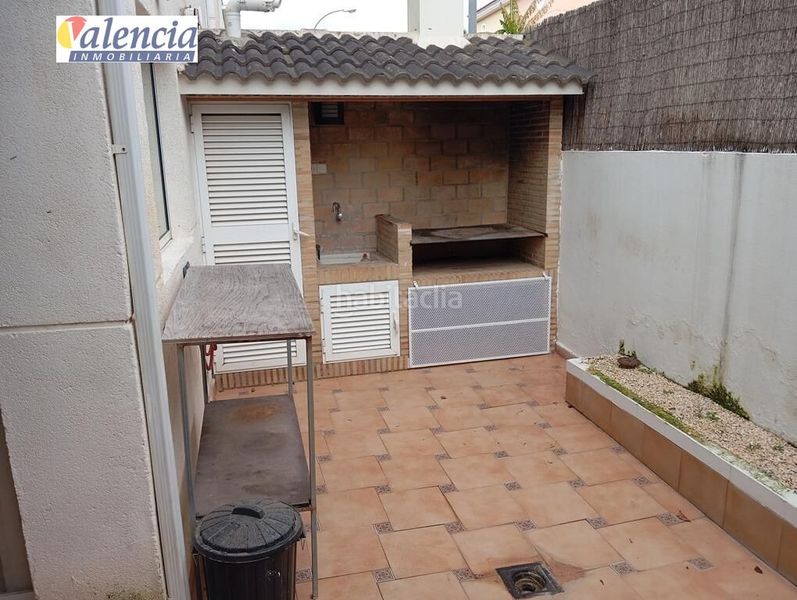 Foto 1bfeaff9-65fd-4926-bdd1-e59f682bae82. Casa adossada amb aparcament piscina a Mas Camarena Bétera