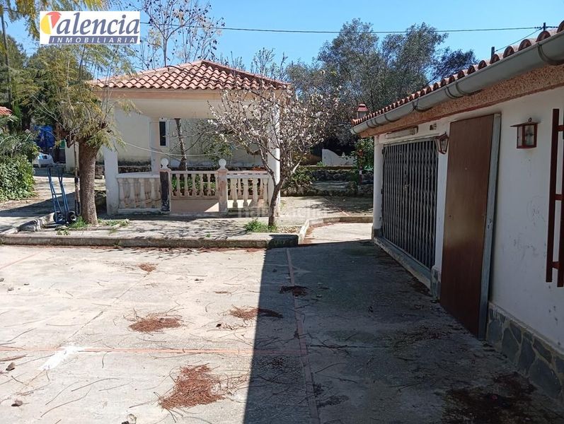 Foto ac0bcfab-3e7d-4daf-91c0-064672b61120. Chalet en Centro Chiva