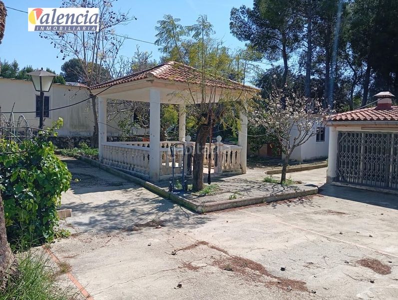 Foto e3326d44-adc2-43c1-8fe0-d17a850dc41b. Chalet en Centro Chiva