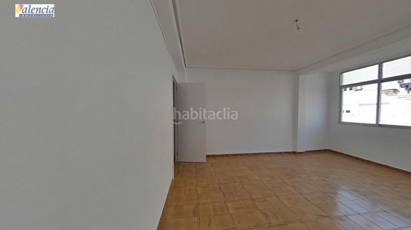 Foto 2532c071-582e-44c0-a96a-33d8394554a1. Pis a Centro Xirivella
