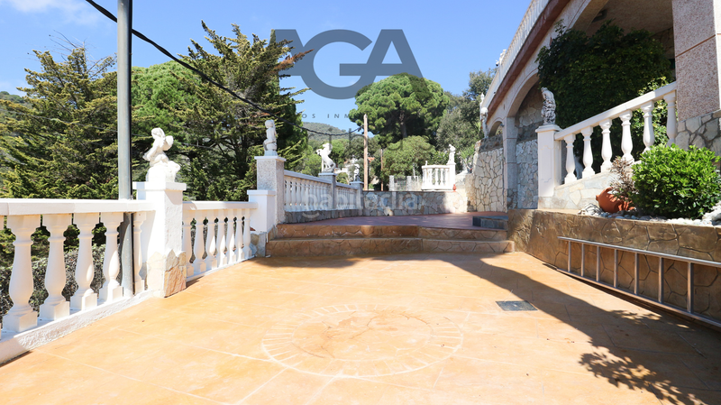 Foto 7b9ab20b-6412-45a1-b90a-9cb5ea615130. Casa con piscina in Sant Cebrià de Vallalta