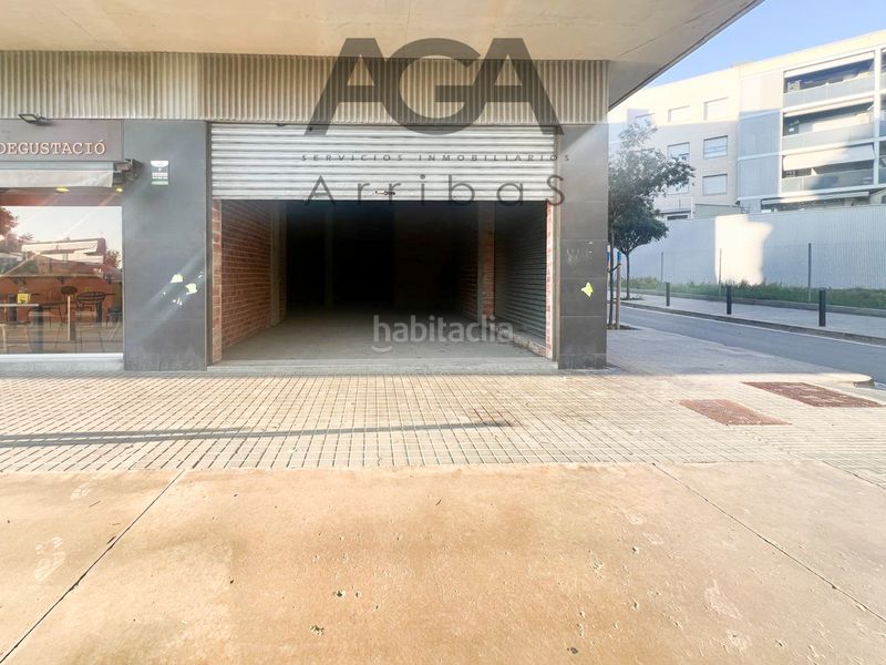 Foto 78c884b6-fe6a-4094-b051-aacdc9f69ef6. Local comercial local en alquiler en plaza de mateu rotger i rosquellas, canyadó,casagemes en Badalona