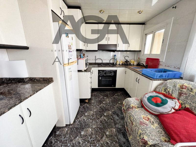 Foto 6116a3aa-2337-48a3-92c2-58b73efef47b. Piso  en venta con vistas al mar y chimeneas emblemáticas en Badalona