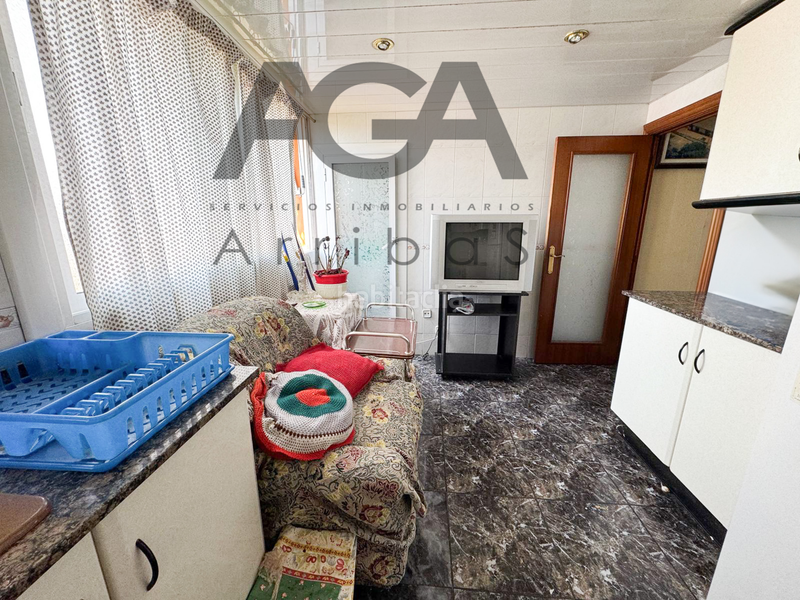 Foto 7812fae7-3f96-465b-b009-4a74b5631bb3. Piso  en venta con vistas al mar y chimeneas emblemáticas en Badalona