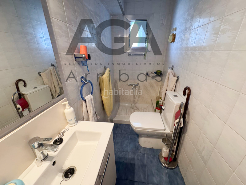 Foto 934b67f8-8798-4205-b1d6-d74b3bc38554. Piso  en venta con vistas al mar y chimeneas emblemáticas en Badalona