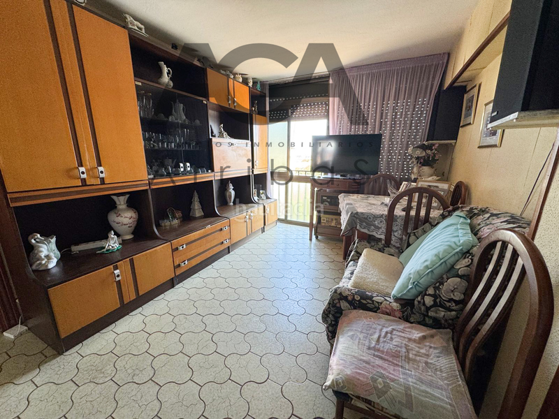 Foto c6d7cd60-65dd-4ab9-a180-c2fa54a44616. Piso  en venta con vistas al mar y chimeneas emblemáticas en Badalona