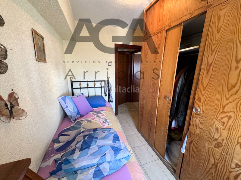 Foto e5dbbb9f-4d57-4141-bb51-2921d92af622. Piso  en venta con vistas al mar y chimeneas emblemáticas en Badalona