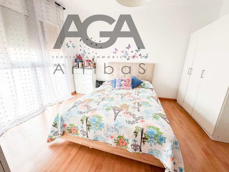 Foto 0a216c7a-9344-46cc-be95-e1344fd7d961. Piso en La Salut Badalona