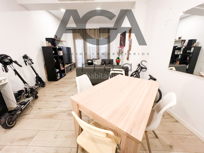 Foto a0852f89-363d-4b15-9bd3-be9337165a18. Pis a Sant Crist Badalona