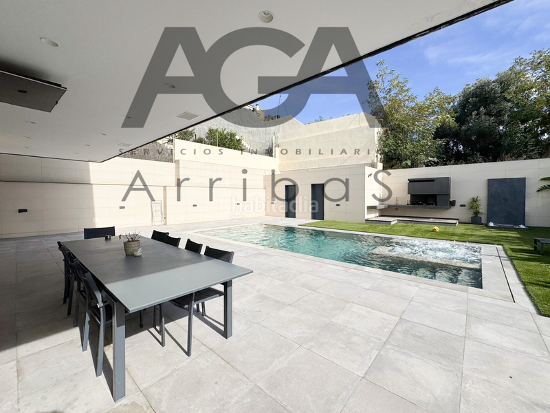 Foto 0d494afa-4683-433f-8510-409e933fcf21. Chalet mit pool in Riera Alta Santa Coloma de Gramenet