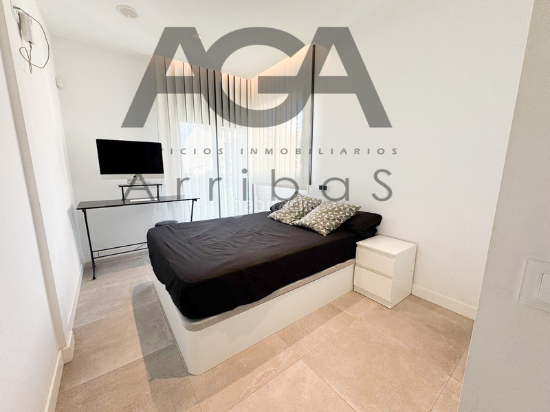 Foto 1a2ad73a-c9c4-4aaf-b100-131b9c4e5606. Chalet mit pool in Riera Alta Santa Coloma de Gramenet