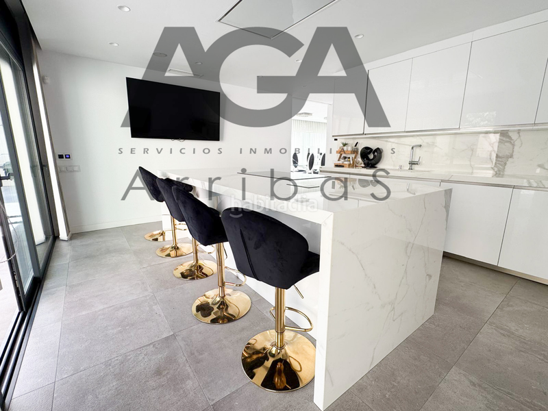 Foto 1c5af880-ff83-41d5-9292-d6e025013c68. Chalet mit pool in Riera Alta Santa Coloma de Gramenet