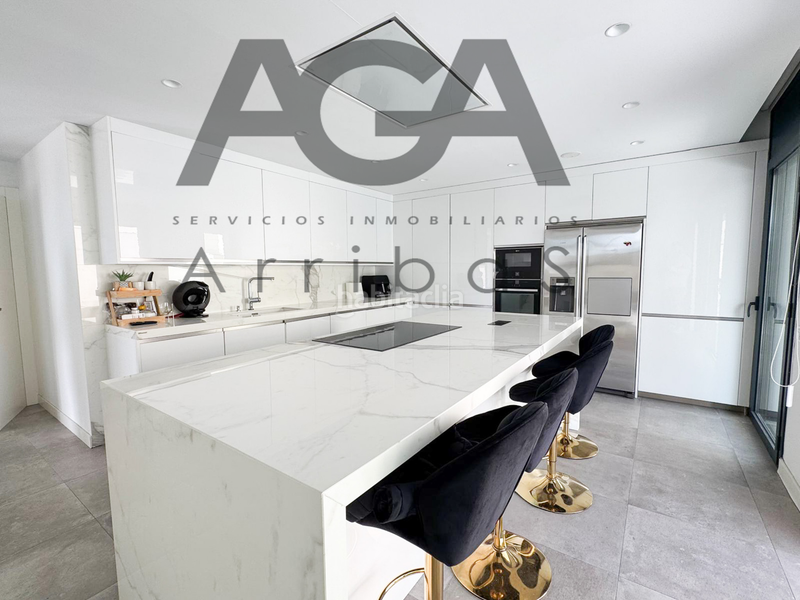 Foto 214f421f-bddc-44c0-bc8c-507d6d00a114. Chalet mit pool in Riera Alta Santa Coloma de Gramenet