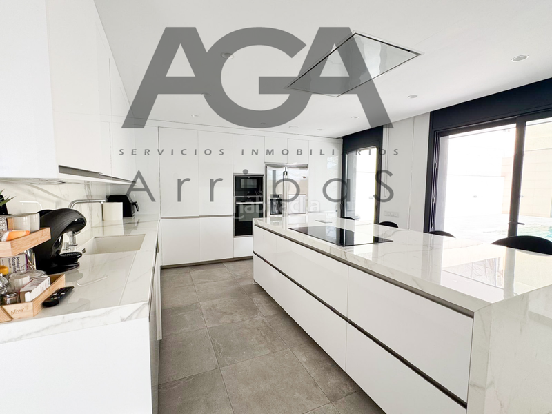 Foto 3028502a-595f-4cce-af22-8db829ca27ba. Chalet mit pool in Riera Alta Santa Coloma de Gramenet