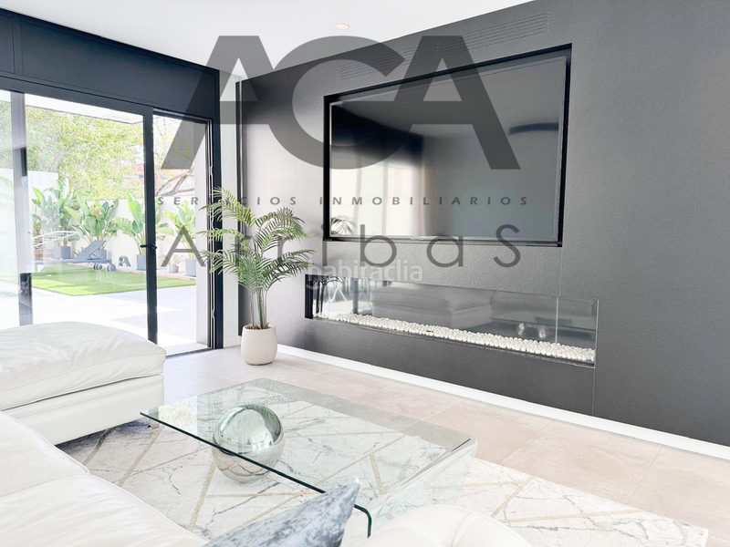 Foto 487bb8aa-a635-4190-8a06-44ee1977eeb5. Chalet mit pool in Riera Alta Santa Coloma de Gramenet