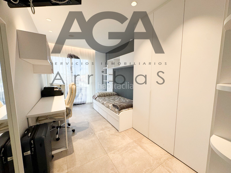 Foto 4b585132-2846-42c4-aad2-0daa2002abc6. Chalet mit pool in Riera Alta Santa Coloma de Gramenet