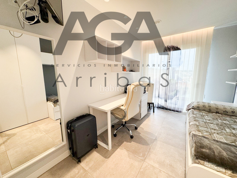 Foto 5662baeb-2b9f-49a5-bf3c-7a79d6f9b481. Chalet mit pool in Riera Alta Santa Coloma de Gramenet