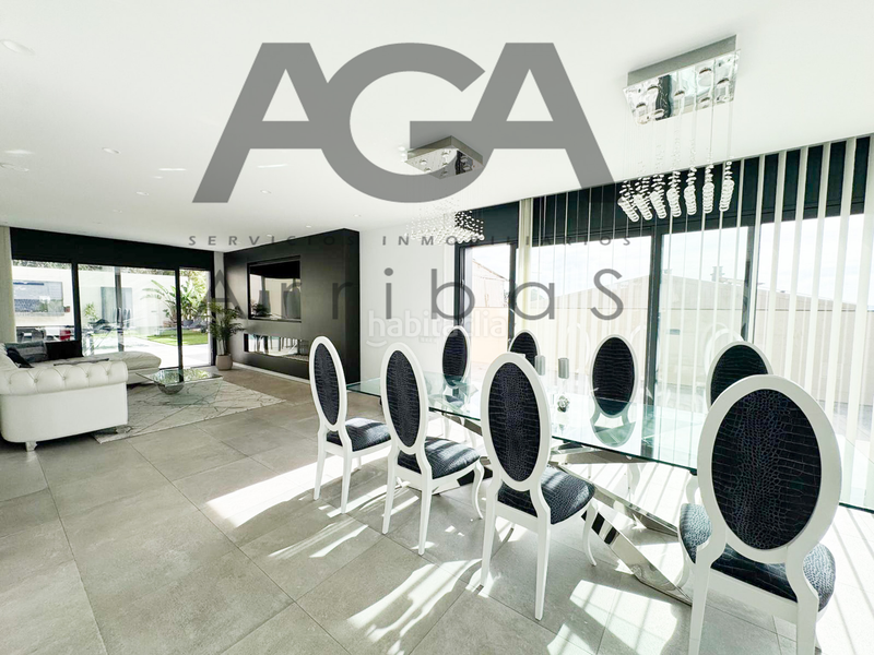 Foto 8283460e-bc3f-4192-8718-81e99b96382f. Chalet mit pool in Riera Alta Santa Coloma de Gramenet