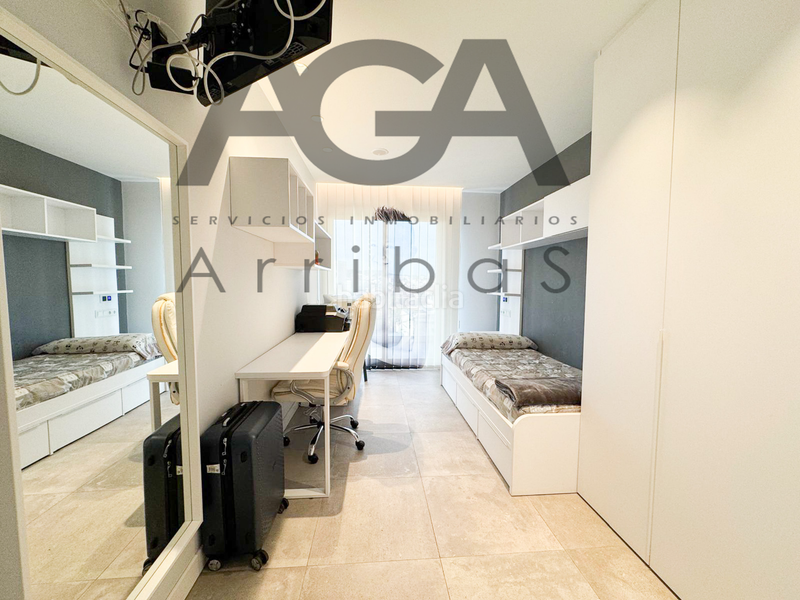 Foto 86a2c312-5dc2-49df-bfd3-72b7e5630283. Chalet mit pool in Riera Alta Santa Coloma de Gramenet