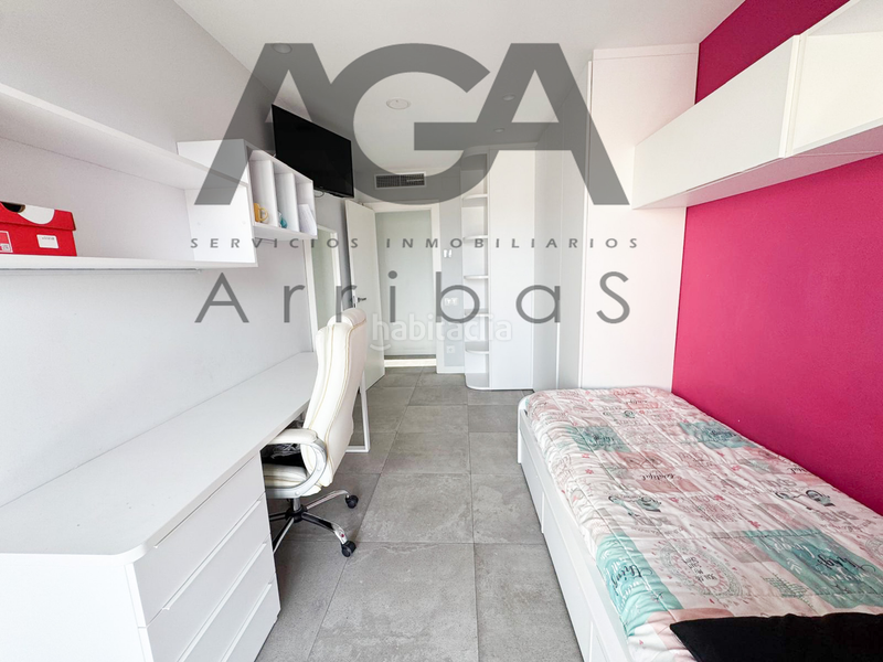 Foto 907a958d-befa-49d6-a03b-250e36d19bf2. Chalet mit pool in Riera Alta Santa Coloma de Gramenet