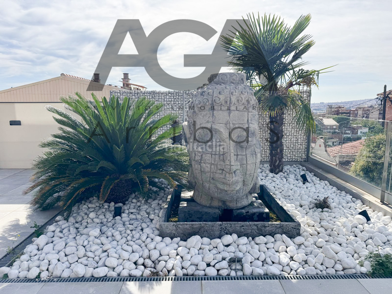 Foto a8858960-1345-4695-aa93-a1eecbbdce30. Chalet mit pool in Riera Alta Santa Coloma de Gramenet