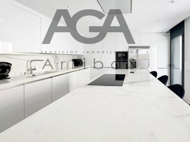 Foto cafe22ac-c1a2-4548-bc19-e121ad33b18e. Chalet mit pool in Riera Alta Santa Coloma de Gramenet