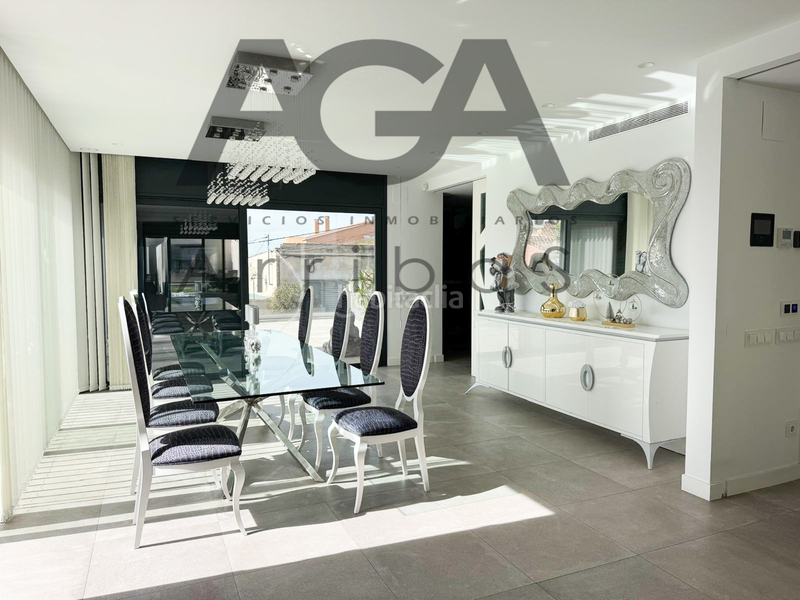 Foto d6bc9bce-96ac-47a4-a3c5-97cd77cd49a9. Chalet mit pool in Riera Alta Santa Coloma de Gramenet