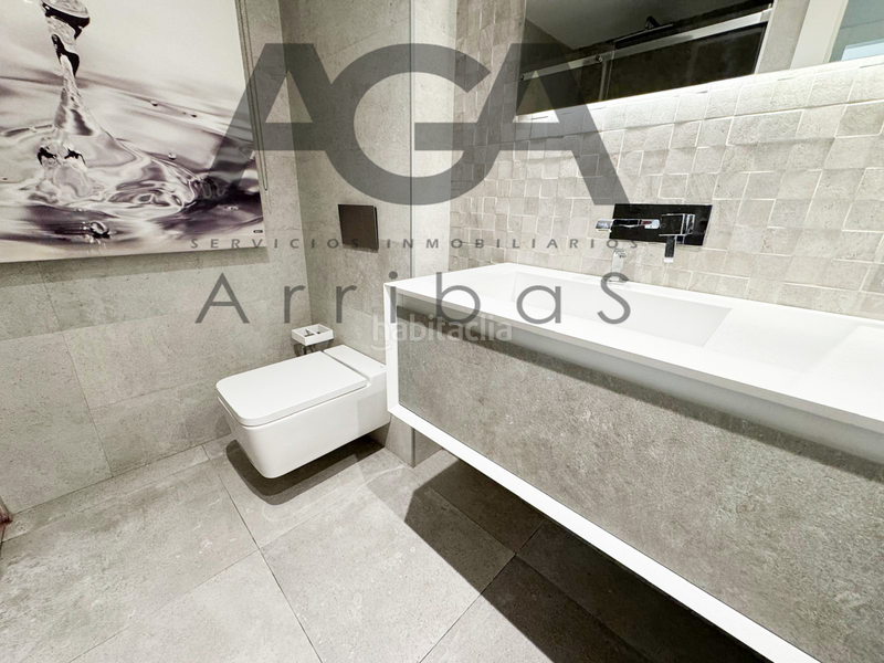 Foto e299d55f-a23e-46cf-9a52-2d99b54e3c29. Chalet mit pool in Riera Alta Santa Coloma de Gramenet